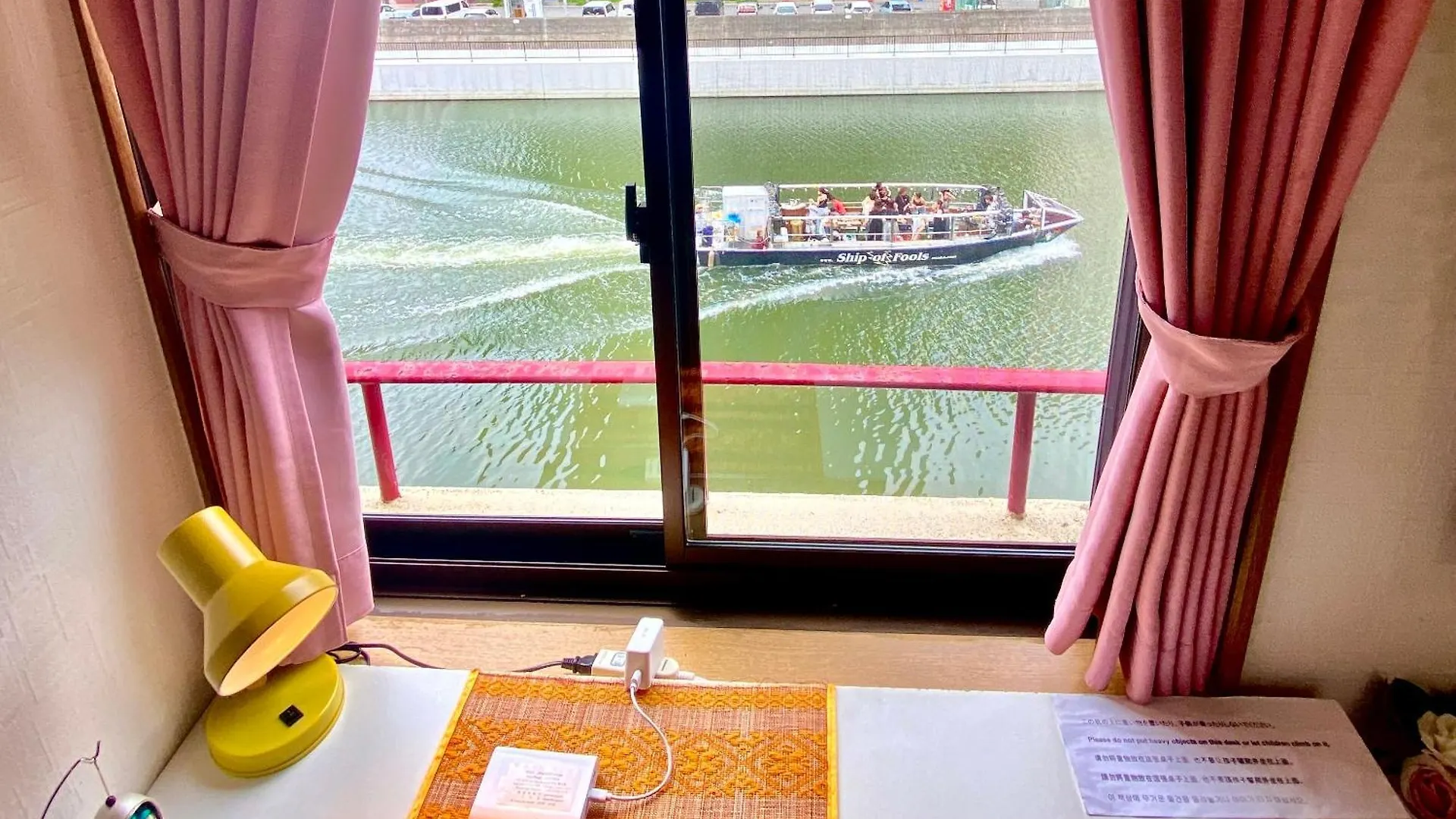 Apartament 大阪道頓堀リバーサイド。徒歩：難波駅4分、心斎橋7分、道頓堀4分、Orange Street 3分 0*, Osaka Japonia